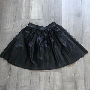 Black Mile End pleated skirt